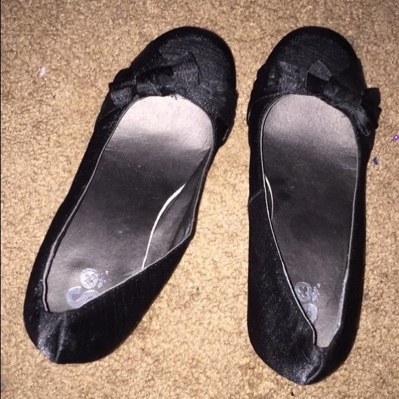 1/2 in. wedges. Black/size 3/comfortable fit - Picture 2 of 4